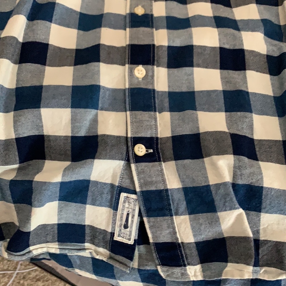 H&M flannel. - Picture 2 of 4